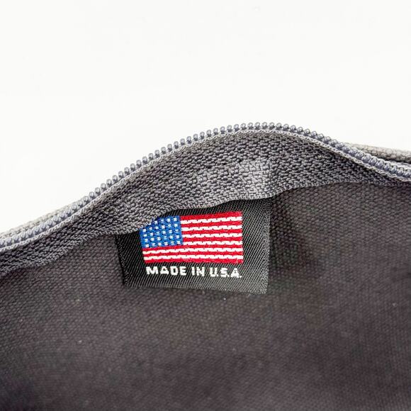 THE MET The Metropolitan Museum of Art ‘Yield to the Art’ Canvas Zipper Pouch - Picture 7 of 12